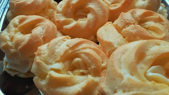 Cream puffs with cream filling