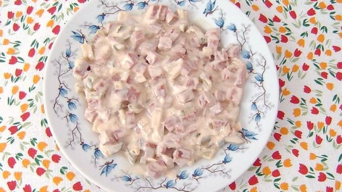 Bacon salad on plate