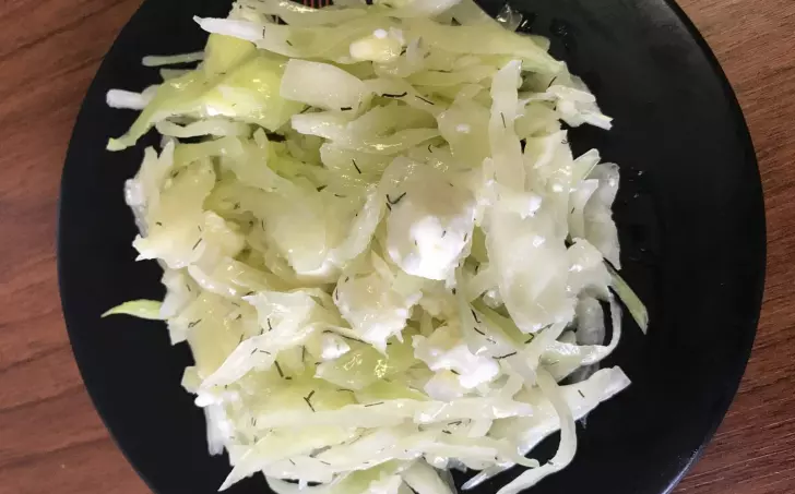 Cabbage salad with dill