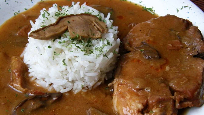 Pork with mushrooms and rice