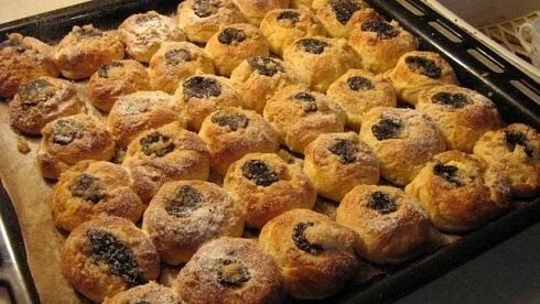 Tray with fresh poppy seed pastries for recipe result.