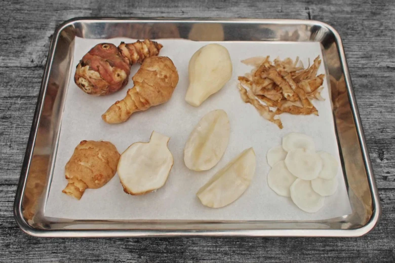 Jerusalem artichokes and slices