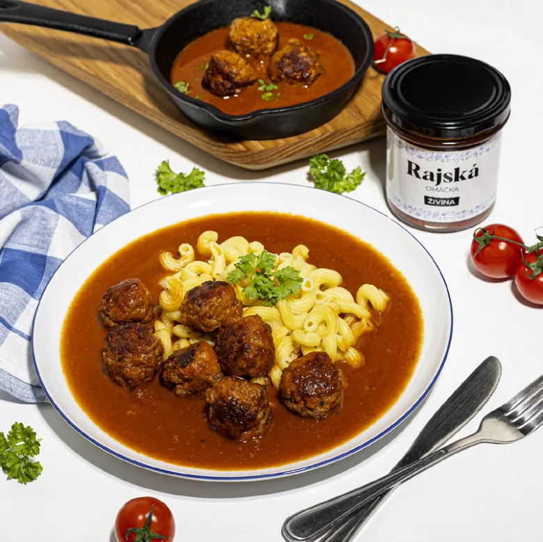 Český recept na rajskou omáčku s masovými kuličkami a těstovinami.