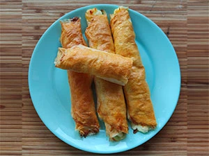 Cheese-filled burek rolls