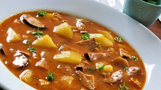 Goulash with potatoes and liver