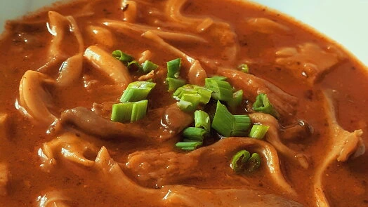 Dršťková polévka with green onions